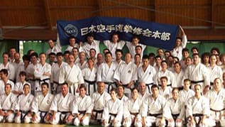 Foto team karate di Top Gym, guidata dal sensei Maurizio Gabiati